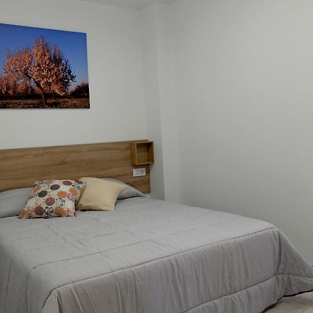 Gegant De Pedra Apartaments Adzaneta المظهر الخارجي الصورة