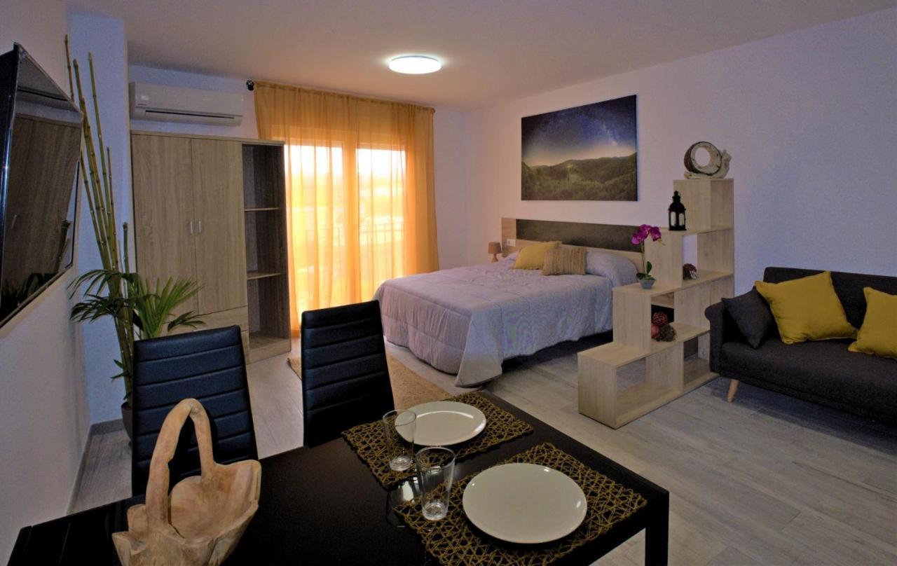 Gegant De Pedra Apartaments Adzaneta المظهر الخارجي الصورة