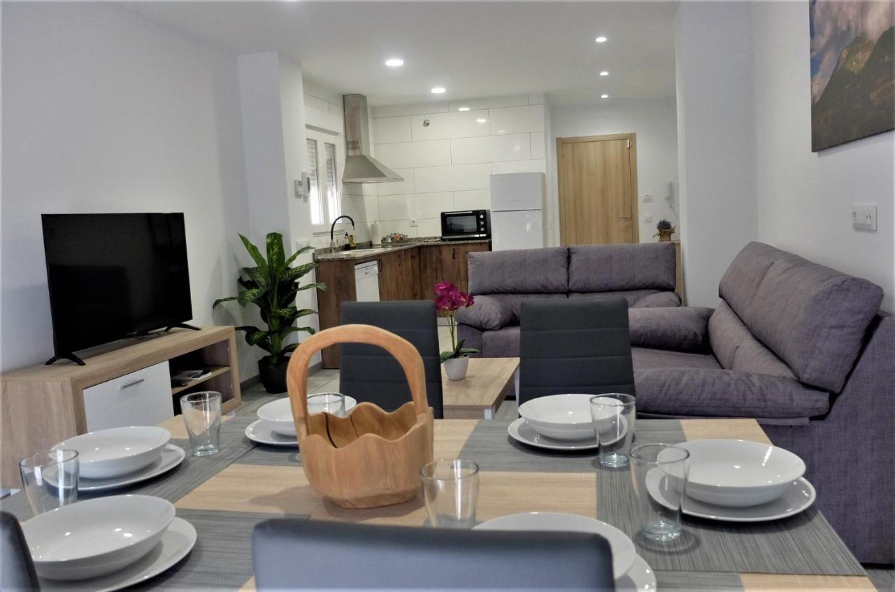 Gegant De Pedra Apartaments Adzaneta المظهر الخارجي الصورة