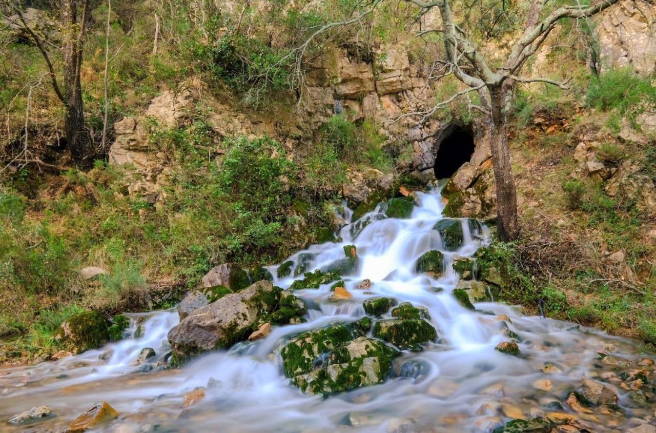 Gegant De Pedra Apartaments Adzaneta المظهر الخارجي الصورة