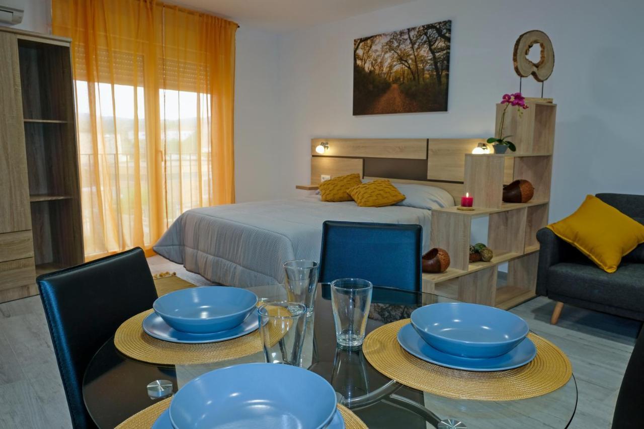 Gegant De Pedra Apartaments Adzaneta المظهر الخارجي الصورة