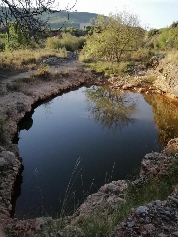 Gegant De Pedra Apartaments Adzaneta المظهر الخارجي الصورة
