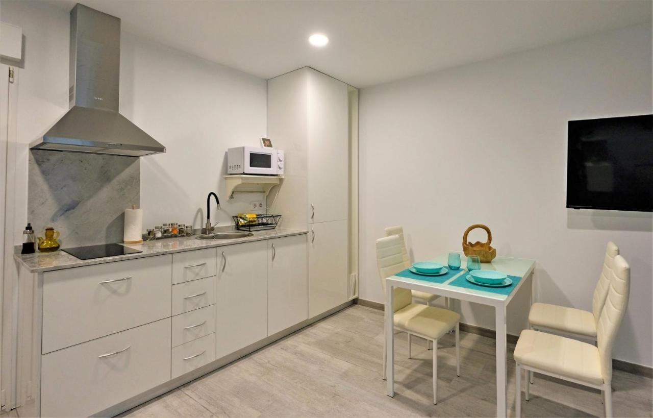 Gegant De Pedra Apartaments Adzaneta المظهر الخارجي الصورة