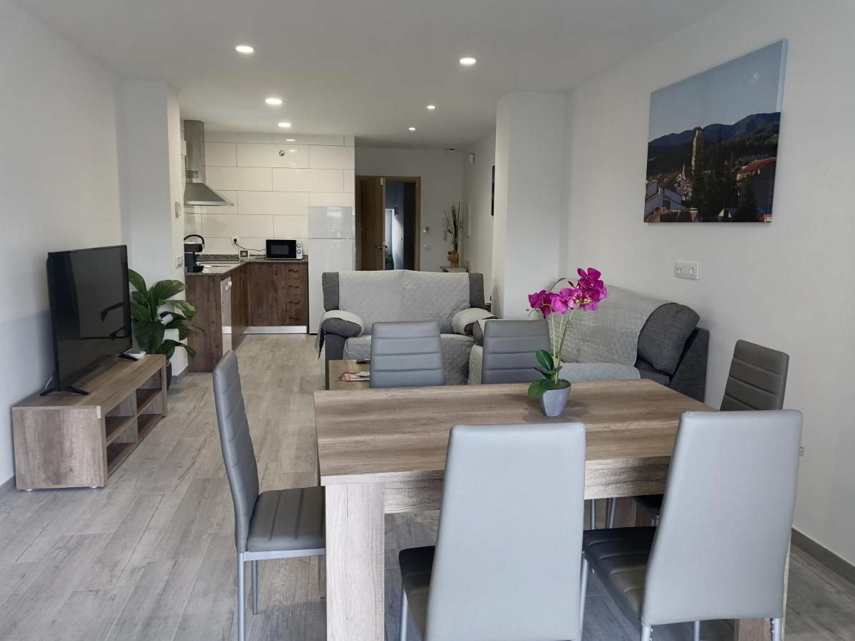 Gegant De Pedra Apartaments Adzaneta المظهر الخارجي الصورة