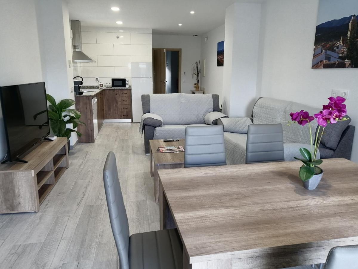 Gegant De Pedra Apartaments Adzaneta المظهر الخارجي الصورة