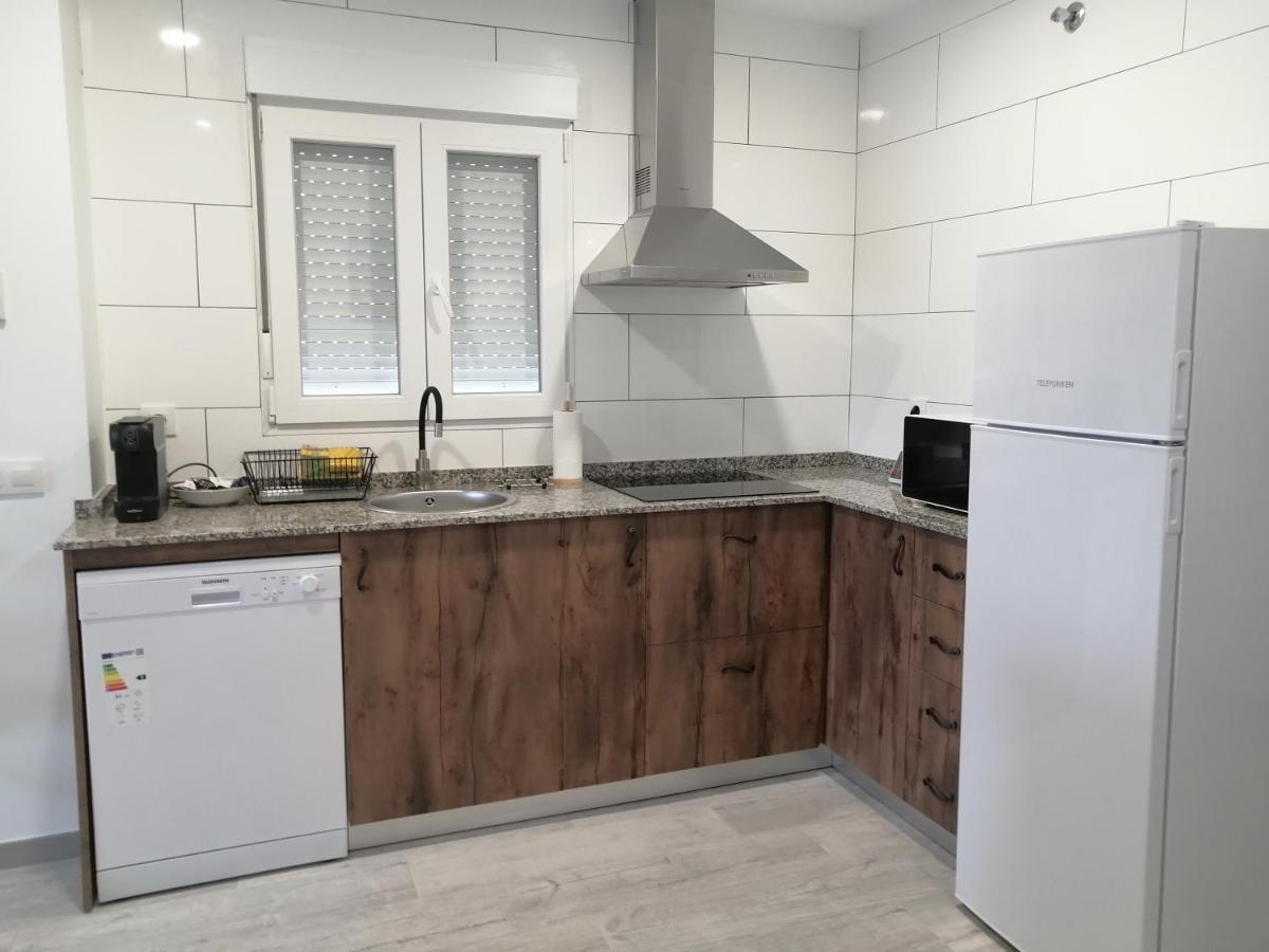 Gegant De Pedra Apartaments Adzaneta المظهر الخارجي الصورة