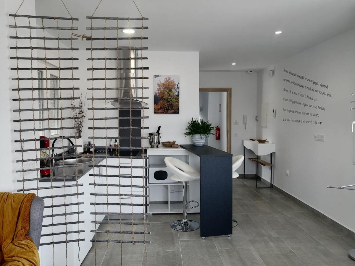 Gegant De Pedra Apartaments Adzaneta المظهر الخارجي الصورة