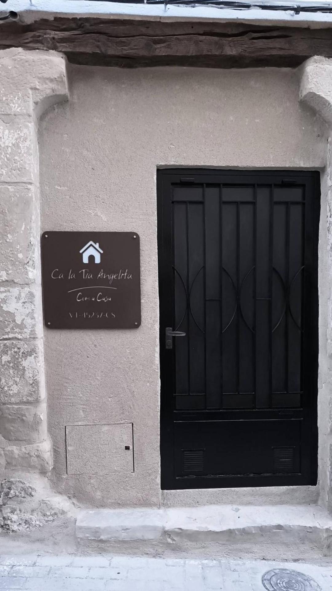 Gegant De Pedra Apartaments Adzaneta المظهر الخارجي الصورة